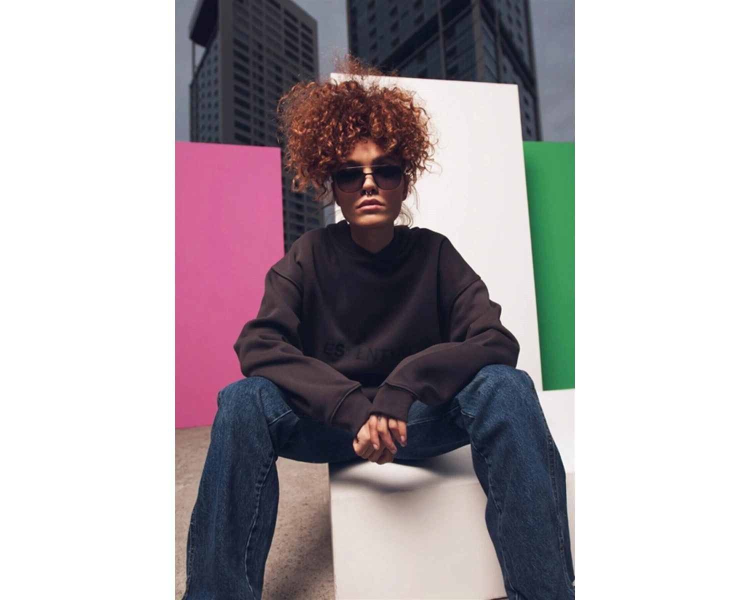 Unisex Beyaz Essentials Sweatshirt Trndz204