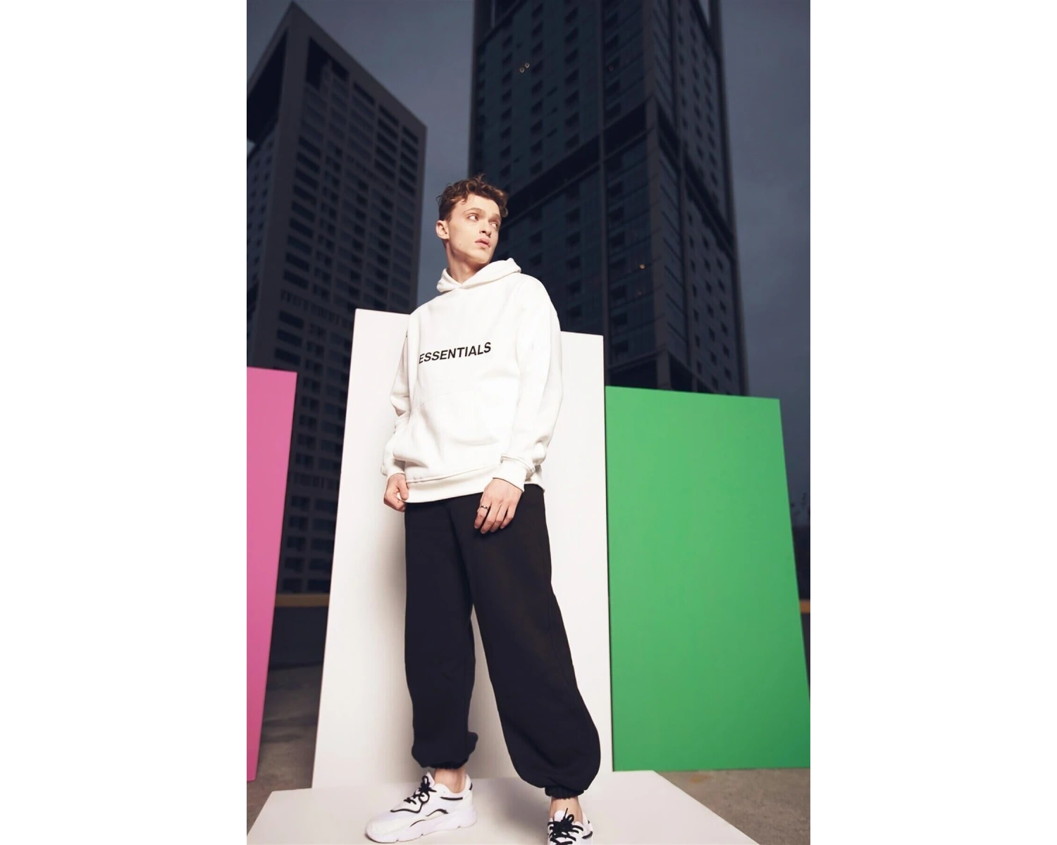 Unisex Beyaz Essentials Sweatshirt Trndz204