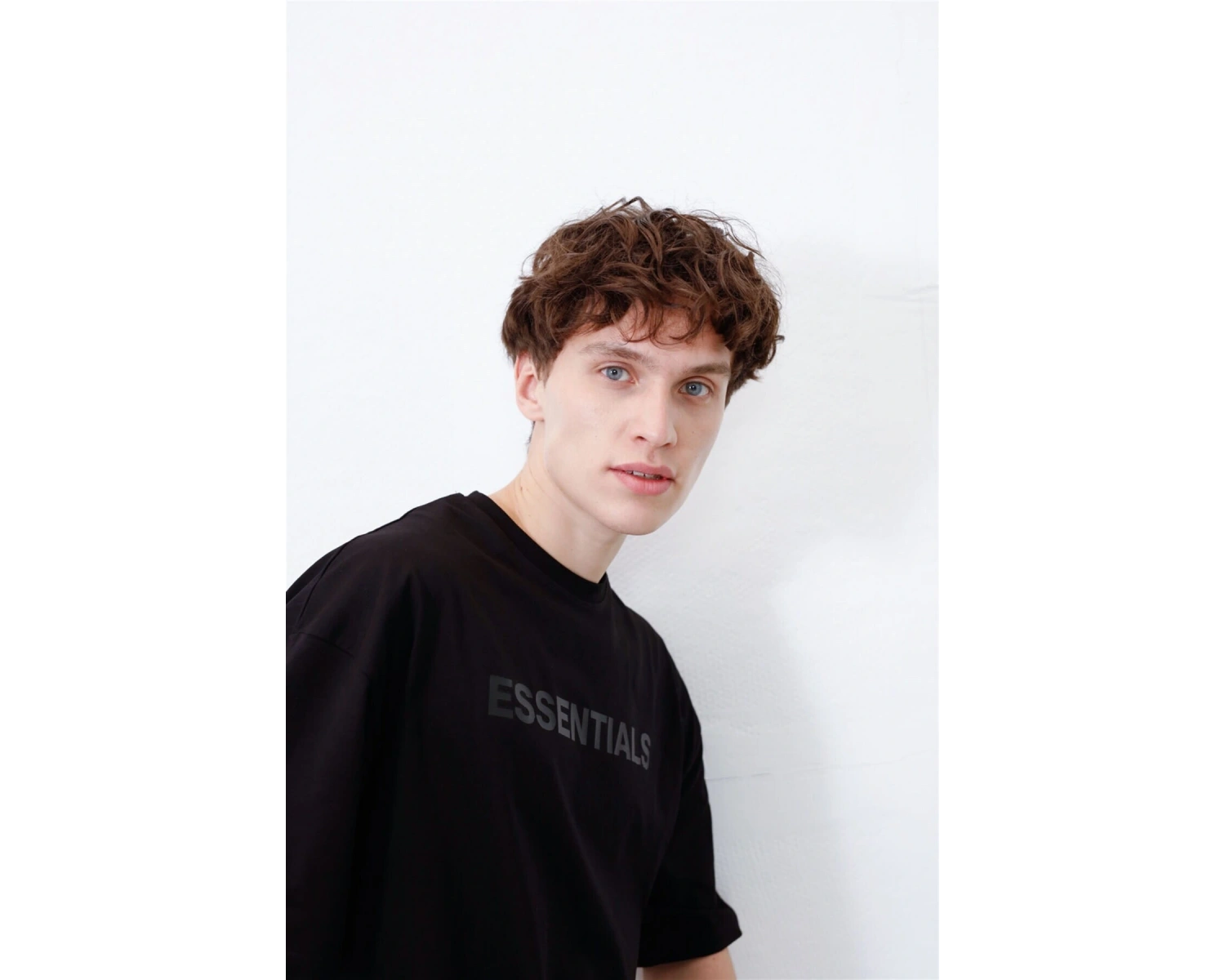 Unisex Essentials Beyaz Tshirt