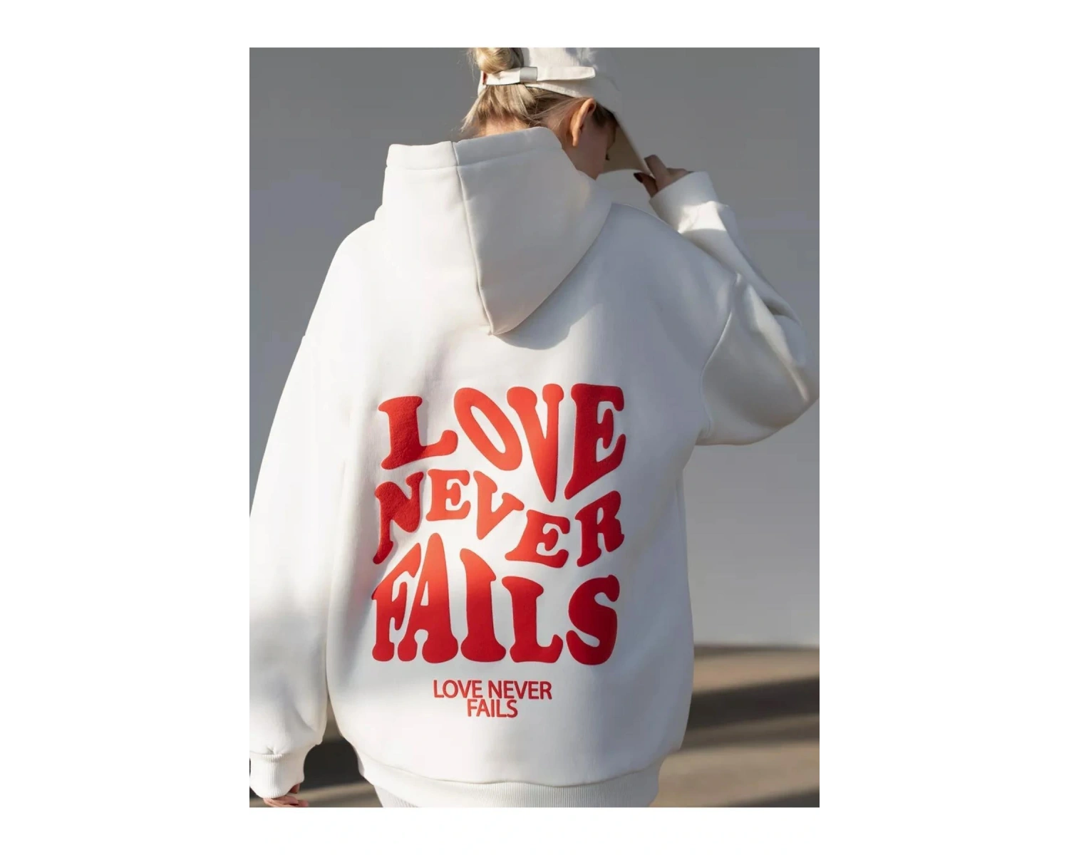 Unisex Love Never Fails Sweatshirt Beyaz