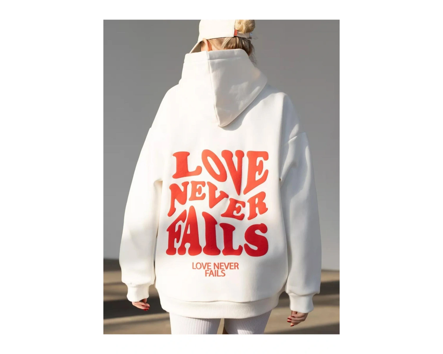 Unisex Love Never Fails Sweatshirt Beyaz