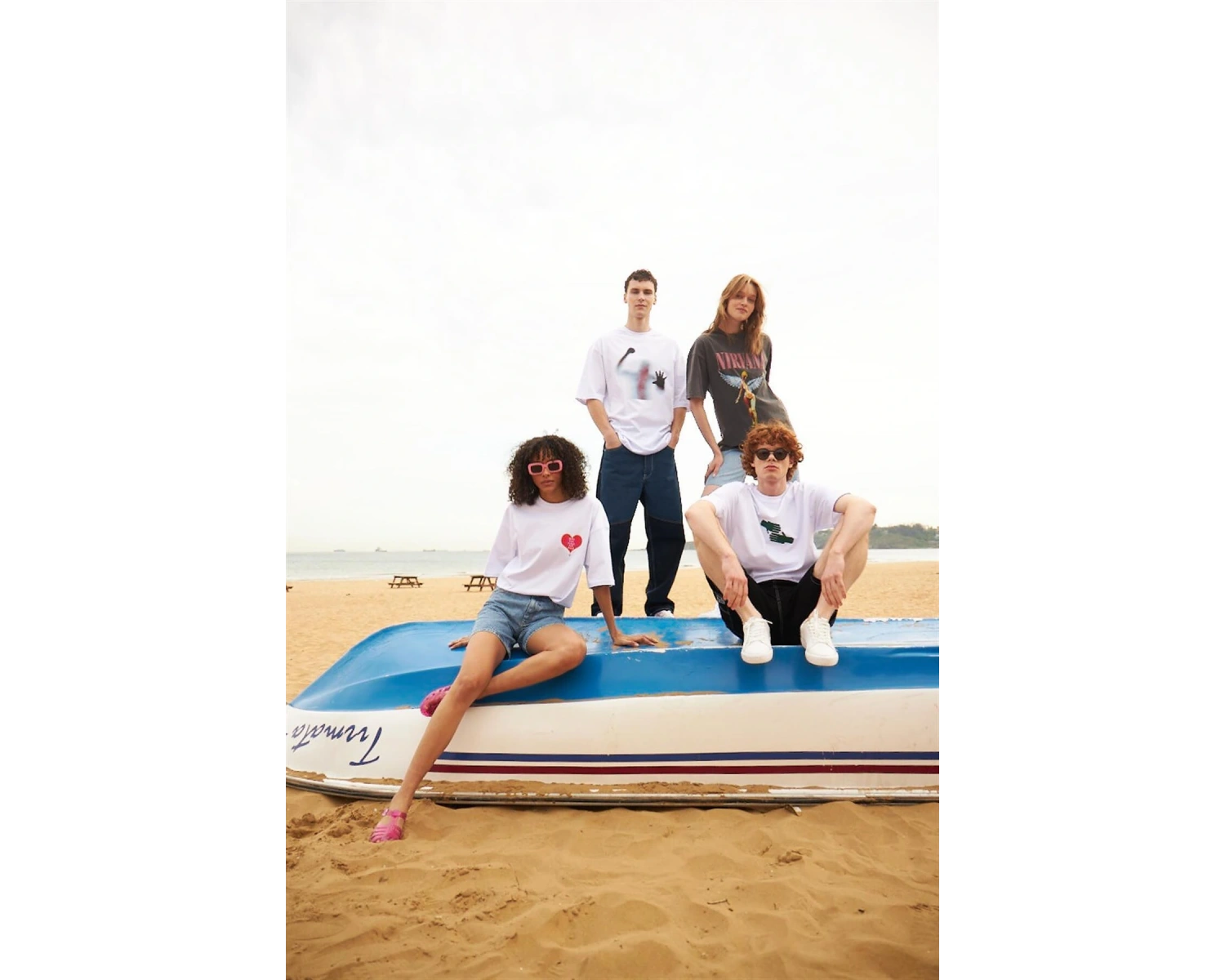 Unisex Make Your Future Tshirt Beyaz