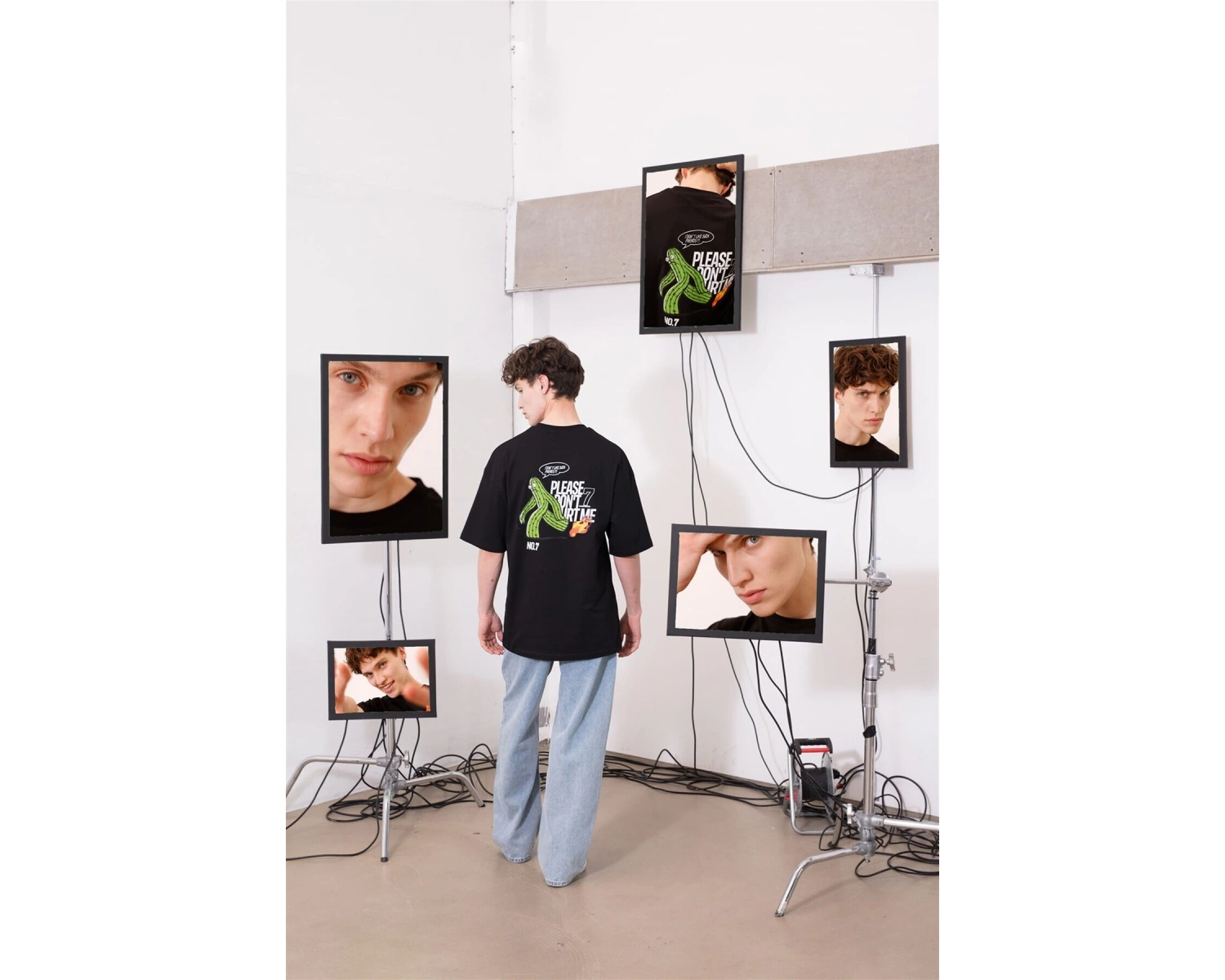 Unisex Please Dont Hurt Me Siyah Tshirt