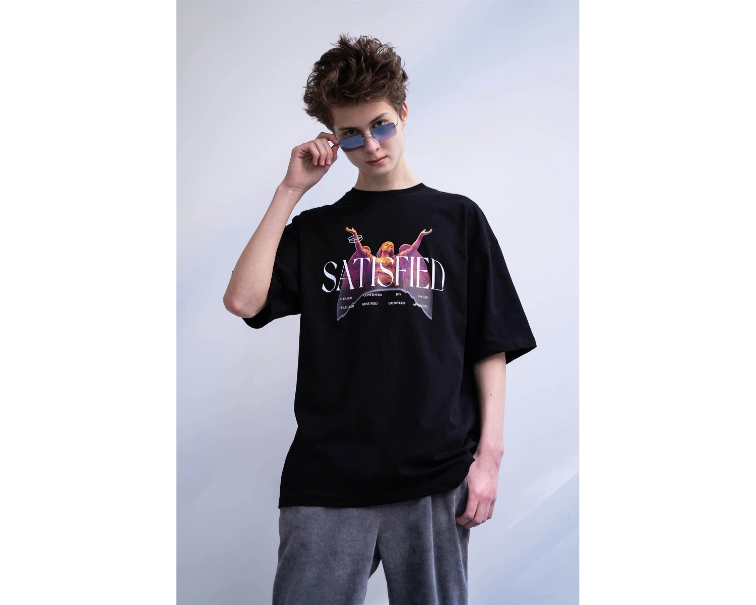 Unisex Satisfied Siyah Tshirt