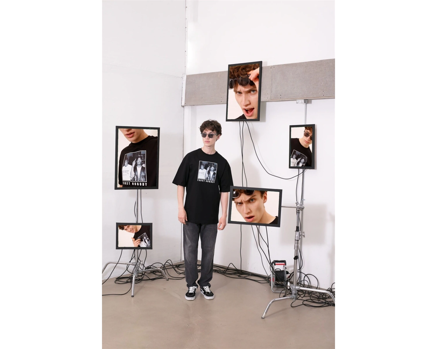 Unisex Trust Nobody Siyah Tshirt