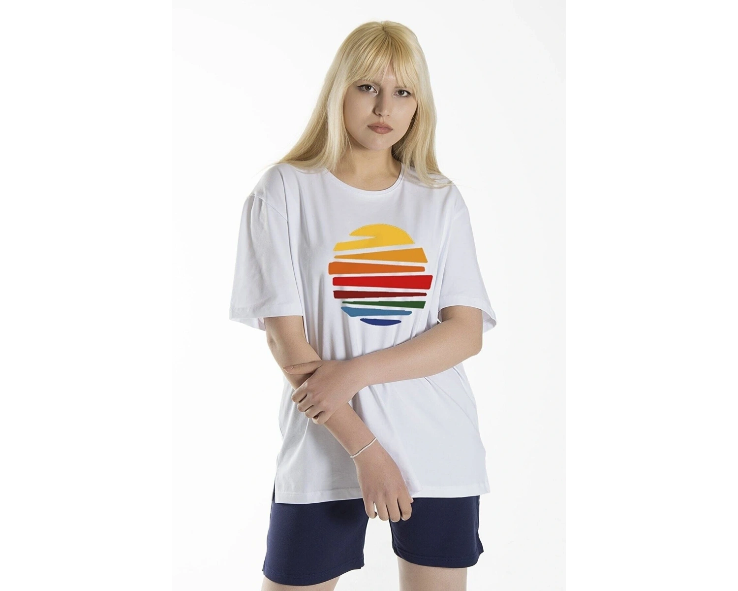 Yasolin----Kadın Beyaz Önü Güneş Baskılı Bisiklet Yaka Oversize Pamuklu T-shirt