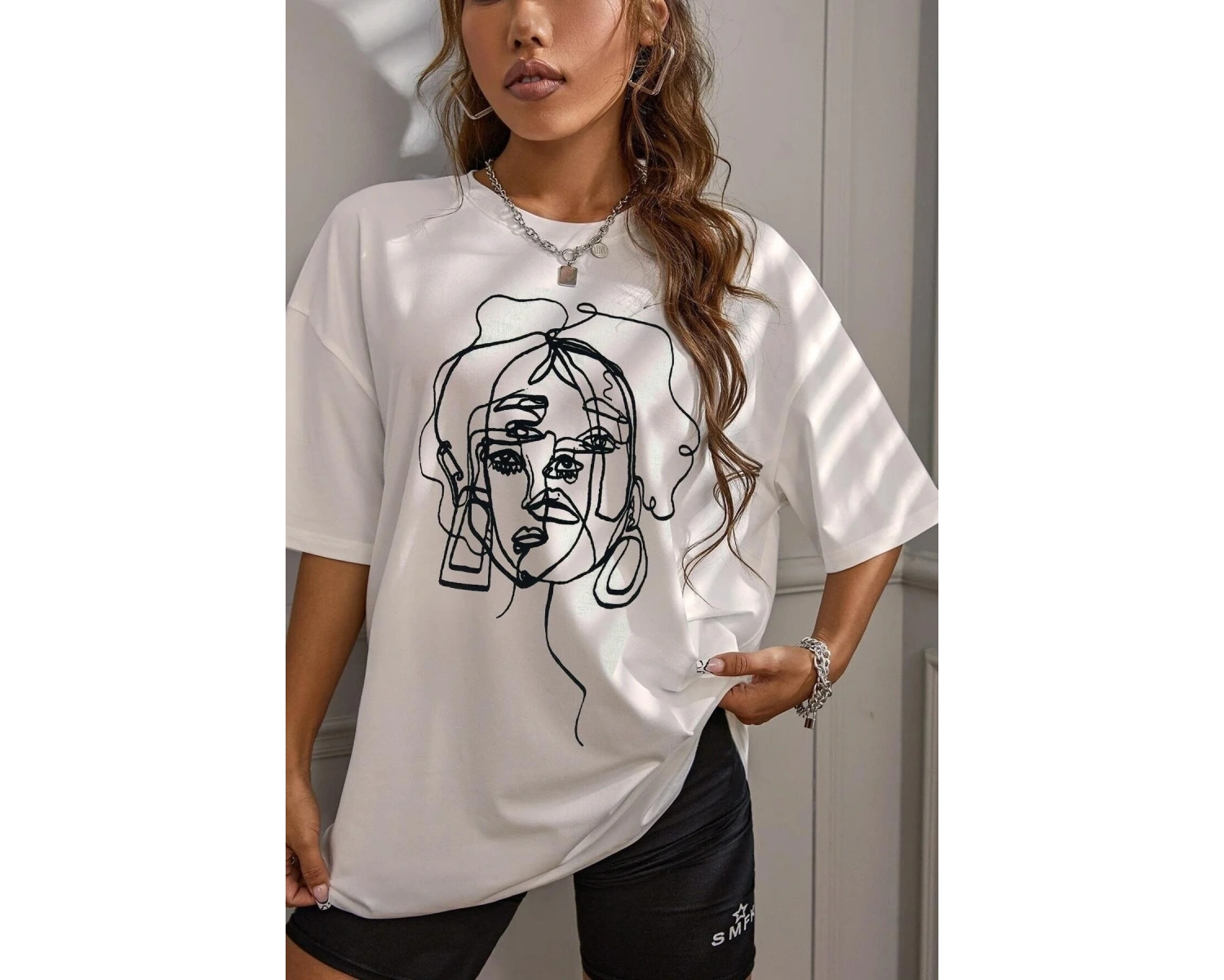 Yasolin----Kadın Beyaz Yüz Baskı Detaylı Oversize T-shirt