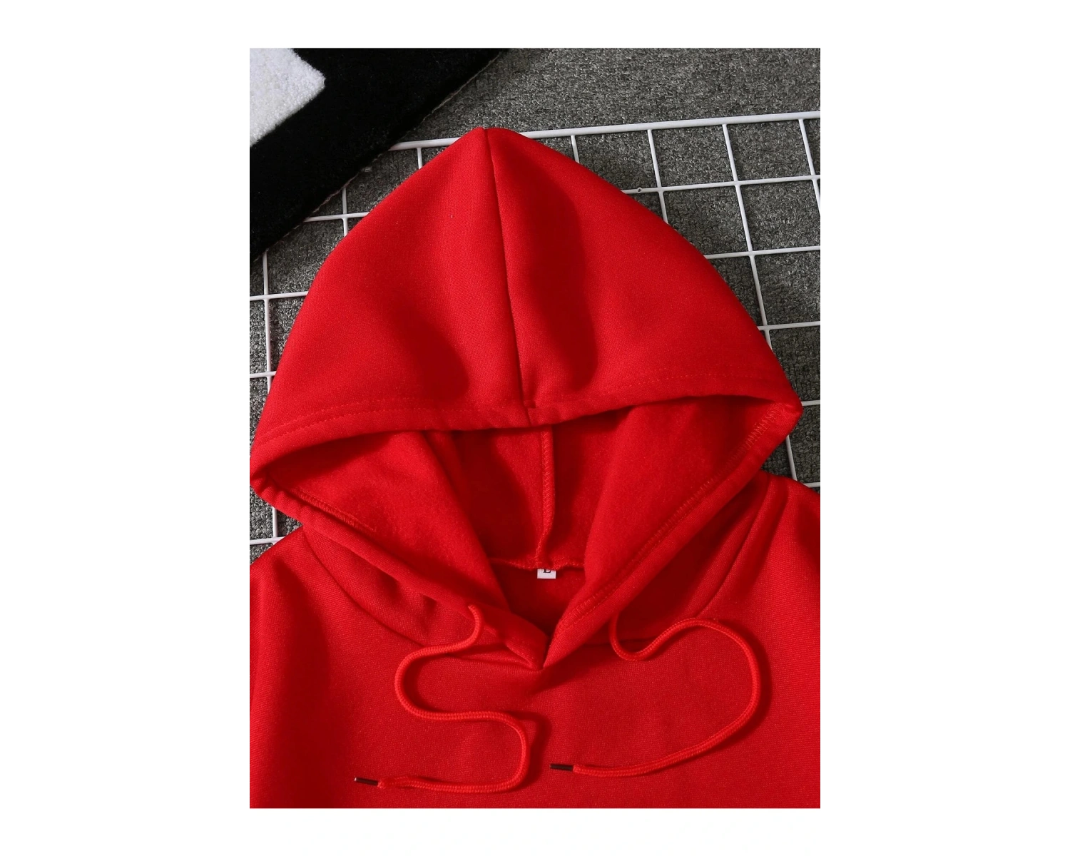 Yasolin----Kadın Kırmızı Lips Baskılı Kapüşonlu Sweatshirt