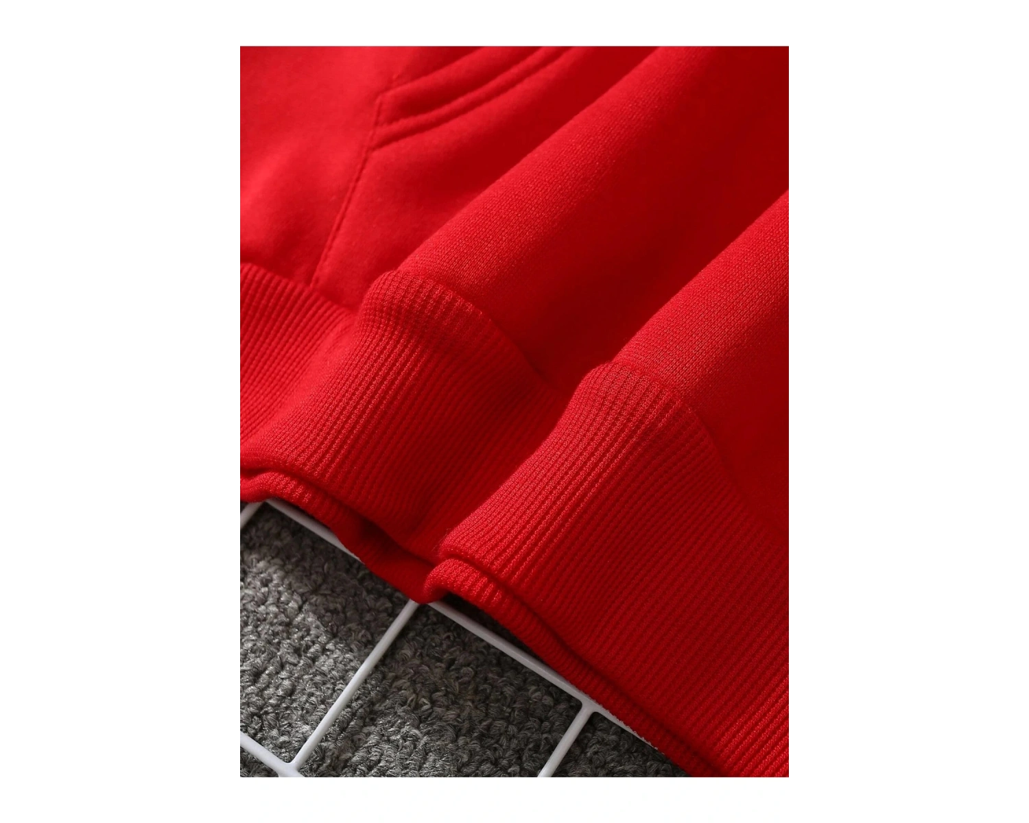 Yasolin----Kadın Kırmızı Lips Baskılı Kapüşonlu Sweatshirt