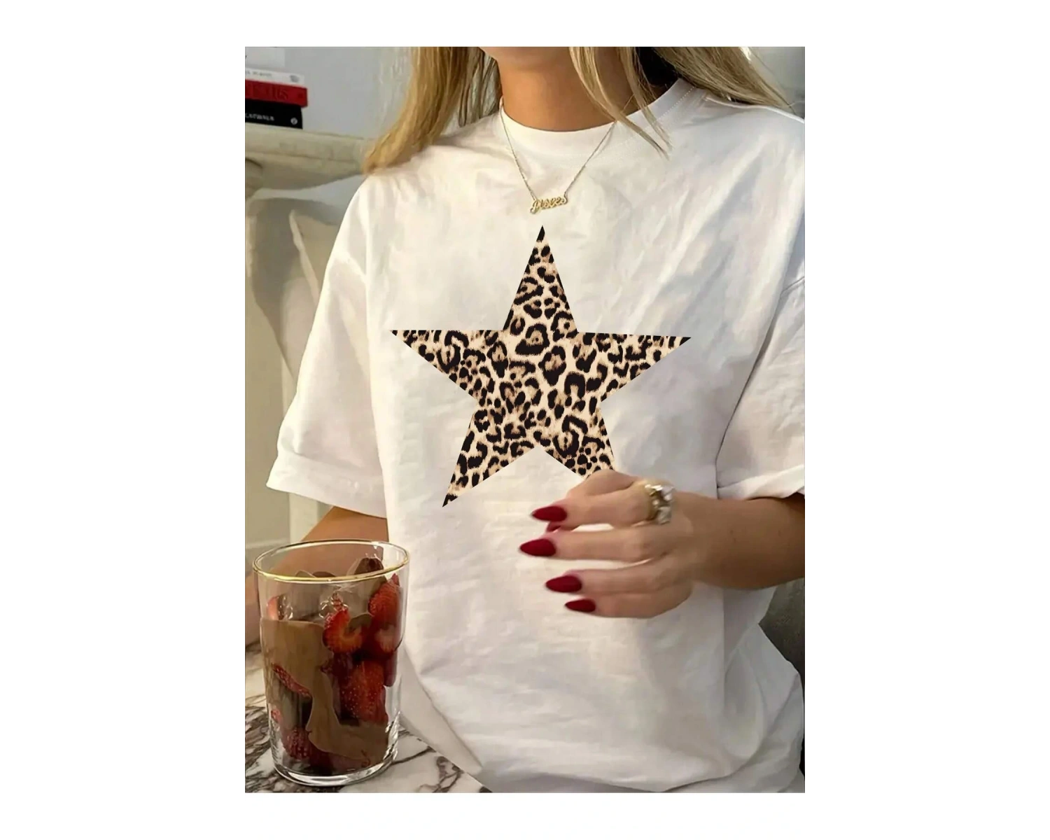 Yıldız Grafikli Yuvarlak Yaka Kısa Kollu Tişört