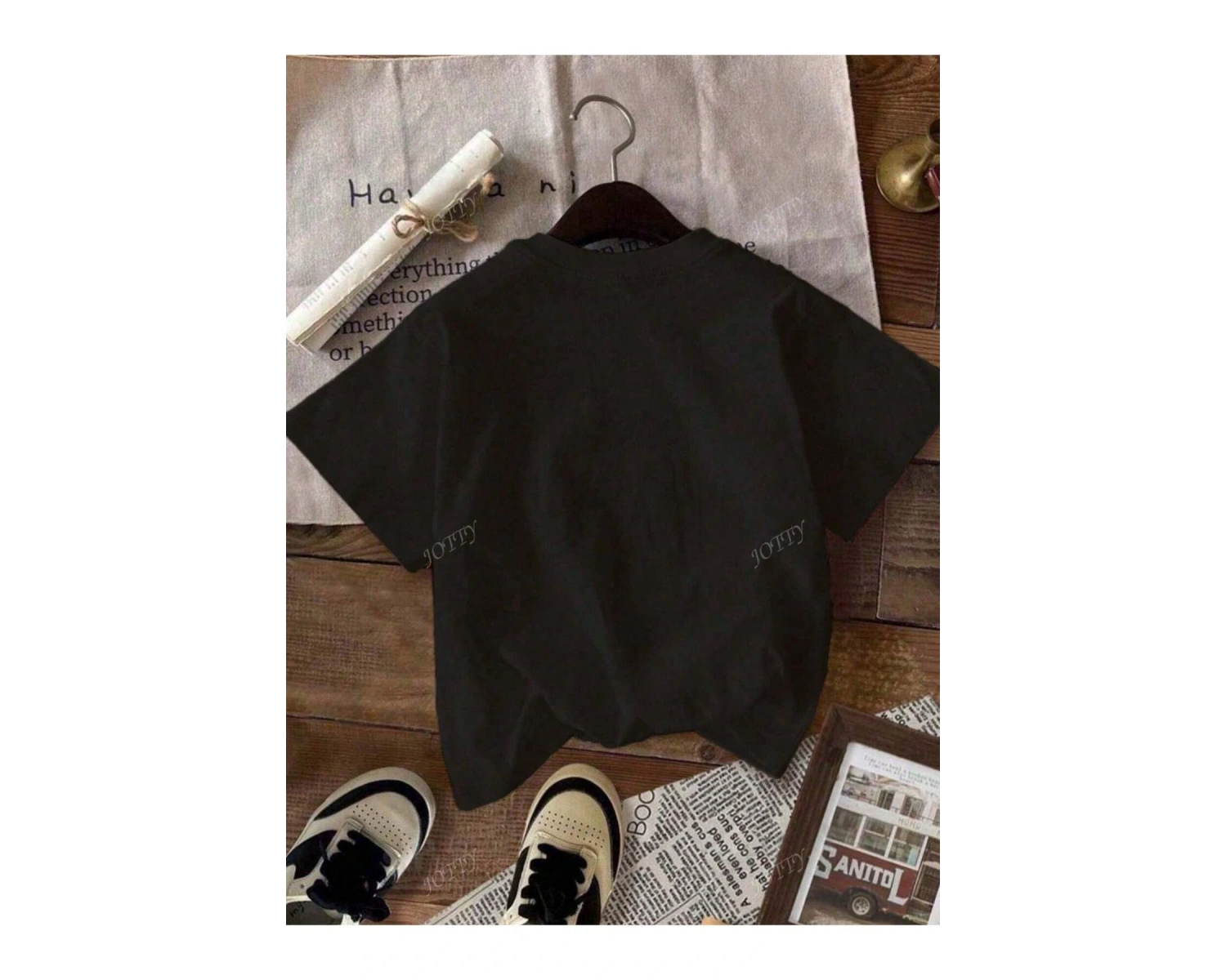 Yıldız Grafikli Yuvarlak Yaka Kısa Kollu Tişört