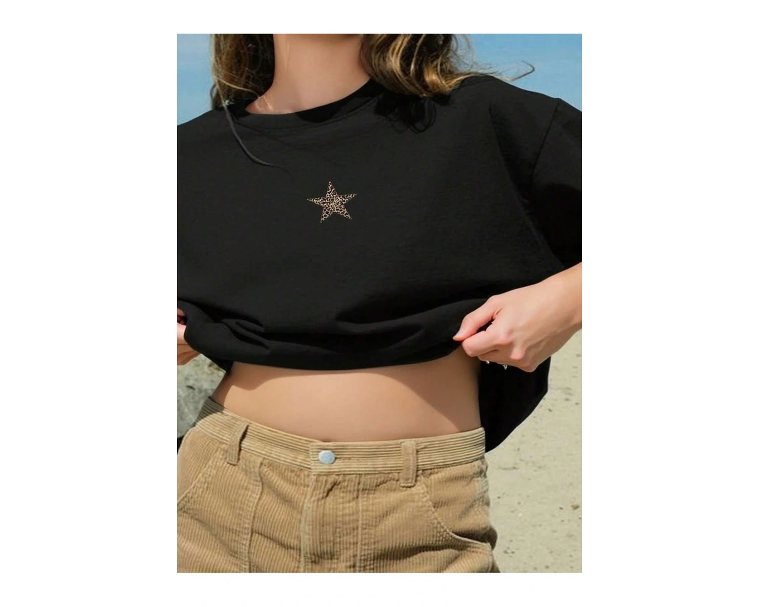 Yıldız Grafikli Yuvarlak Yaka Kısa Kollu Tişört