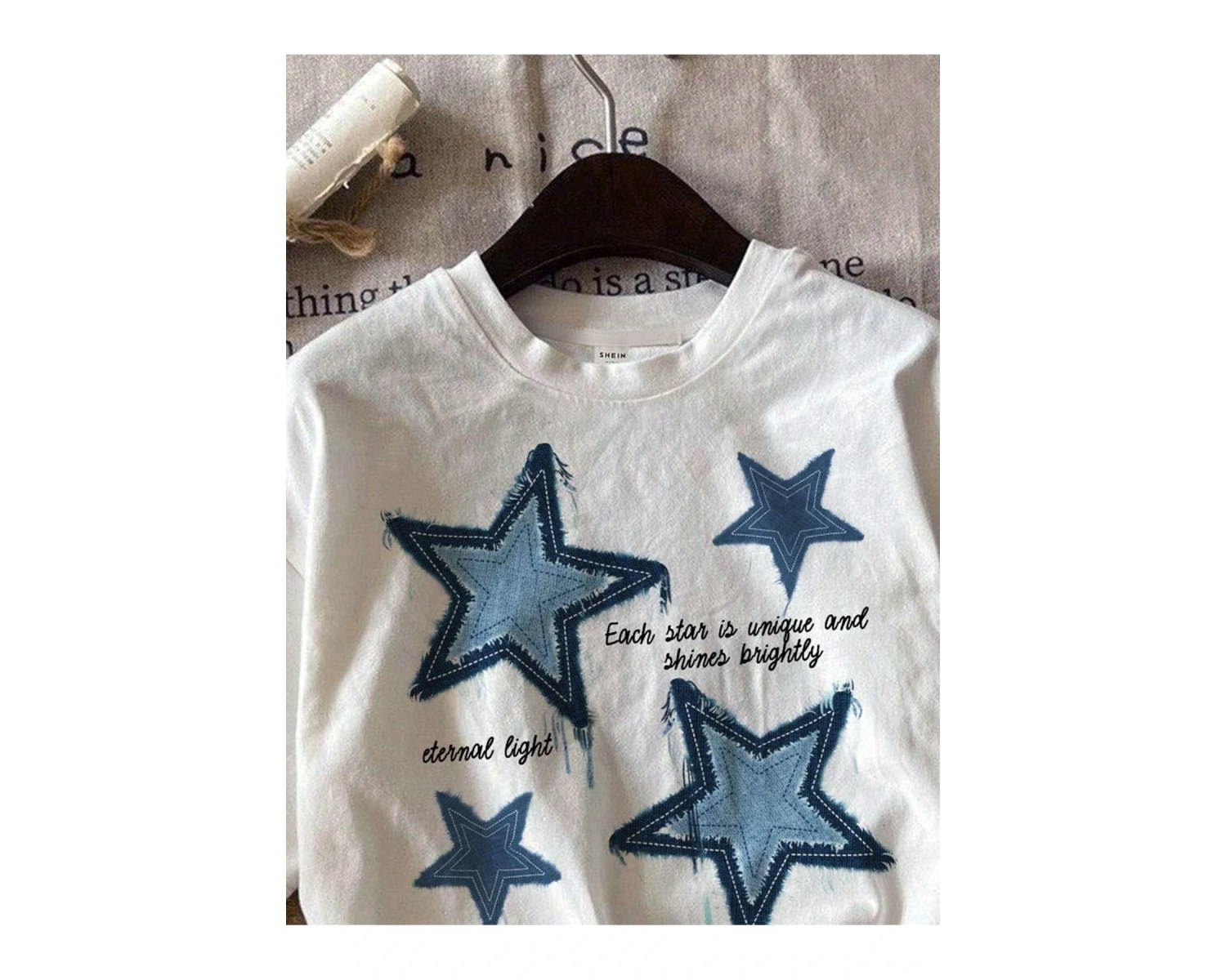 Yıldız Grafikli Yuvarlak Yaka Kısa Kollu Tişört