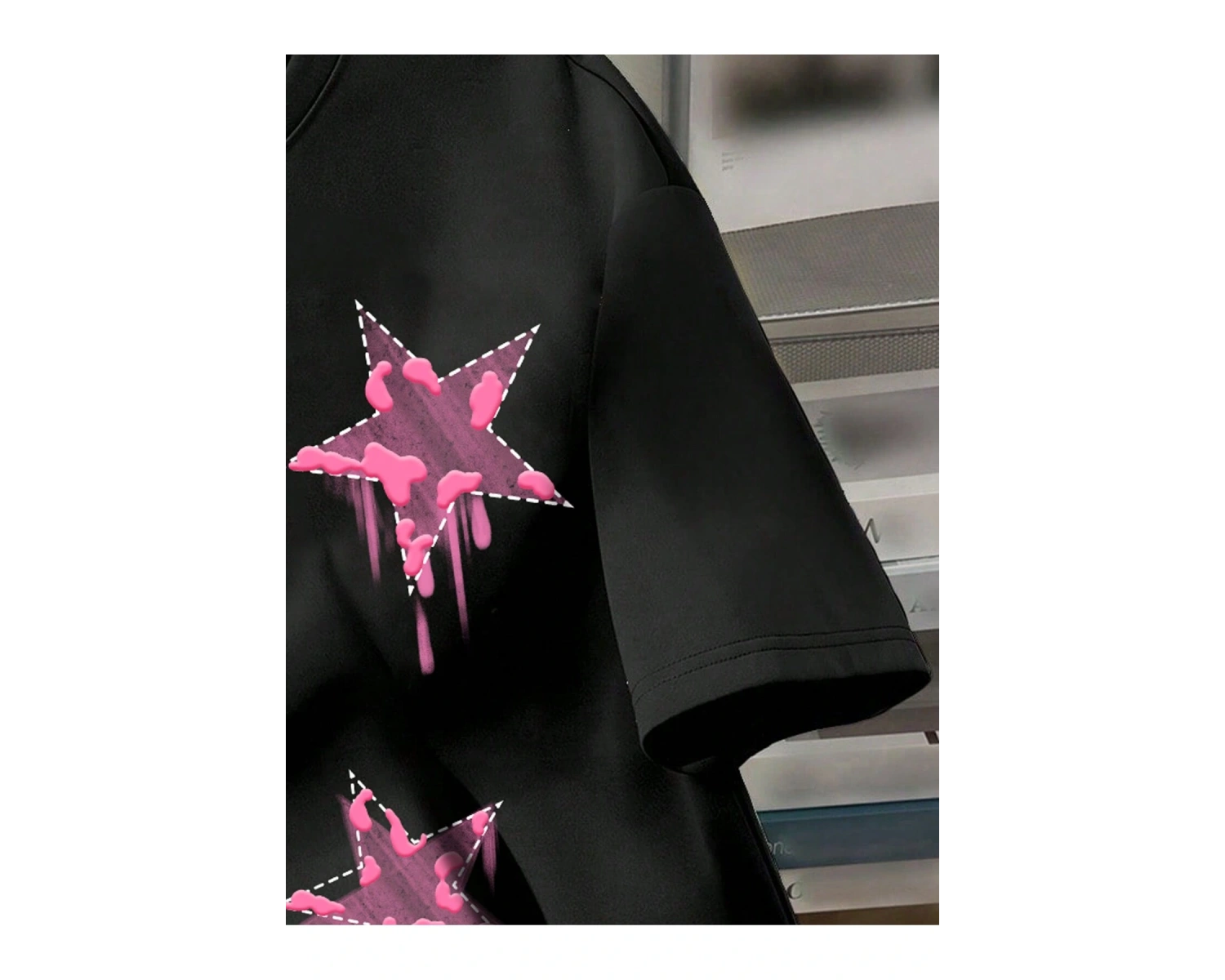 Yıldız Grafikli Yuvarlak Yaka Kısa Kollu Tişört