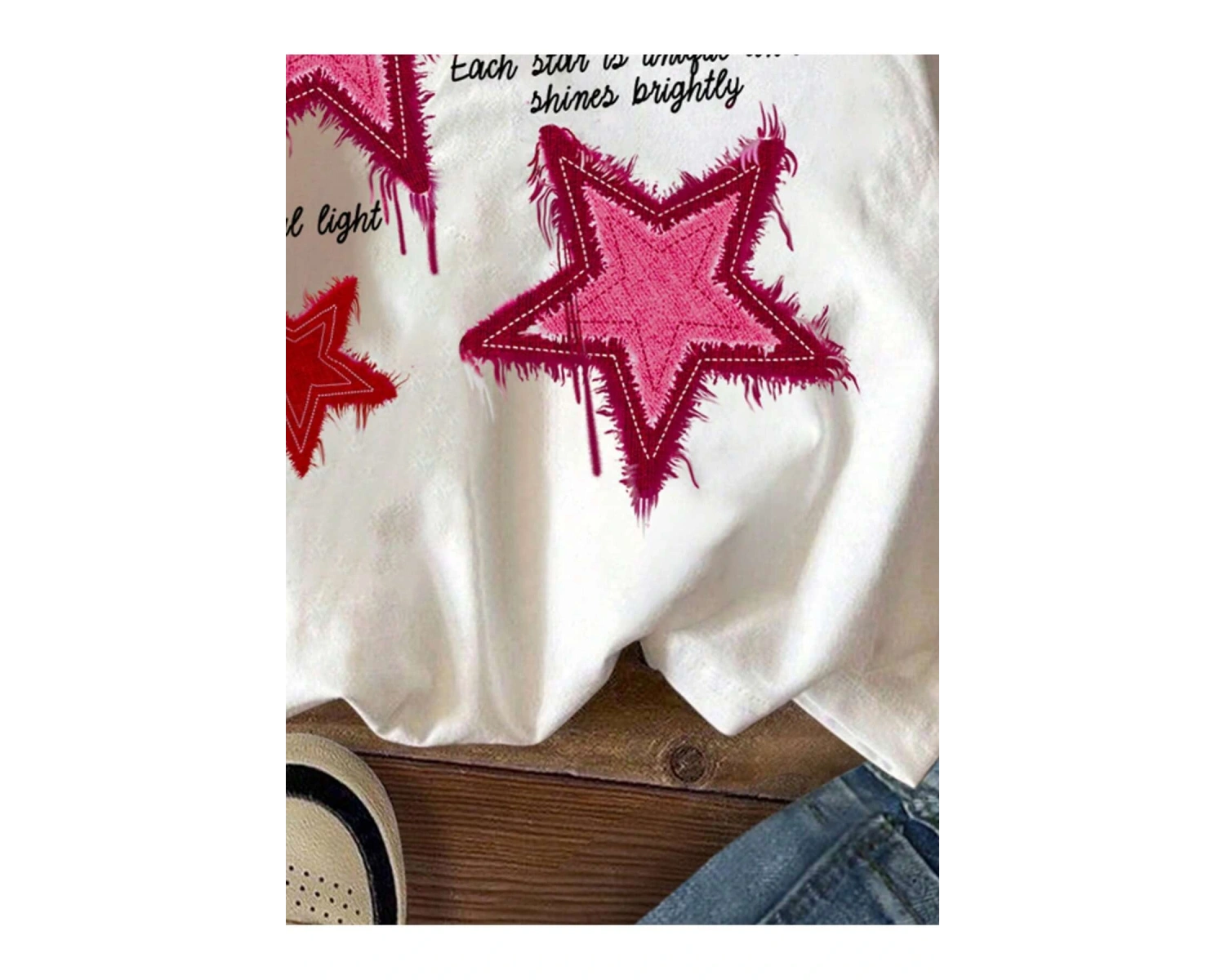 Yıldız Grafikli Yuvarlak Yaka Kısa Kollu Tişört