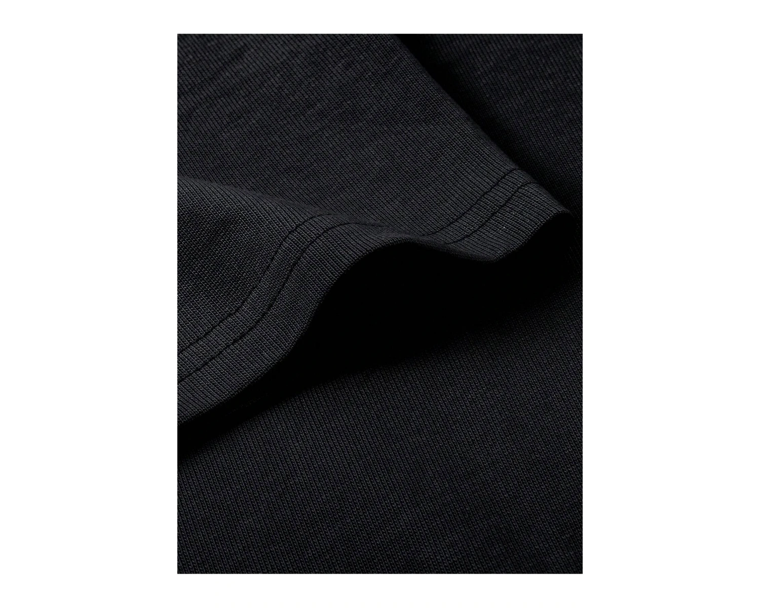 Yıldız Grafikli Yuvarlak Yaka Kısa Kollu Tişört