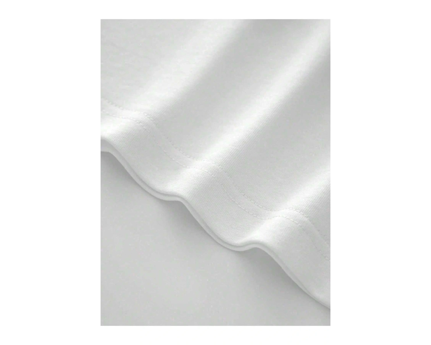 Yıldız Grafikli Yuvarlak Yaka Kısa Kollu Tişört