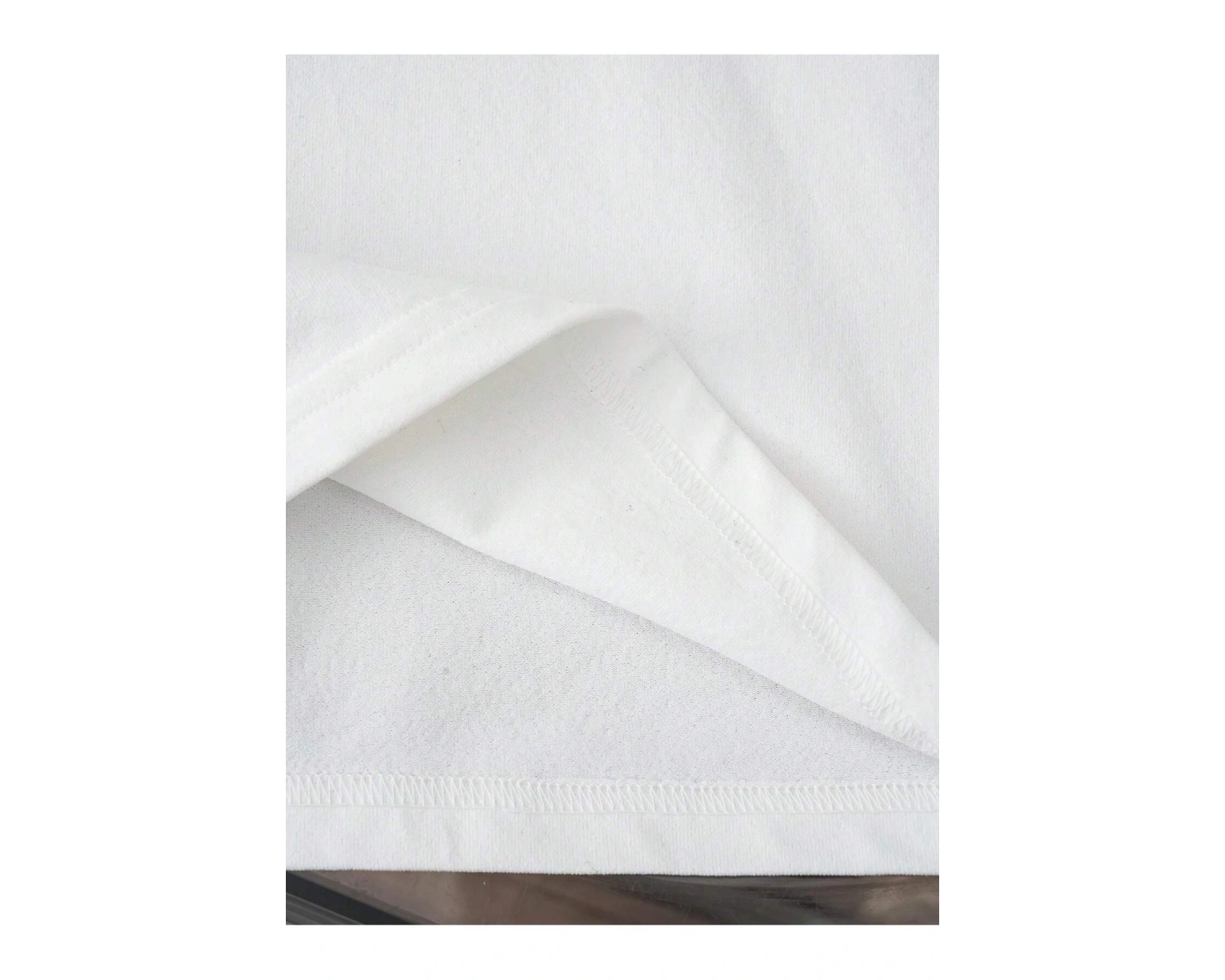 Yıldız Grafikli Yuvarlak Yaka Kısa Kollu Tişört