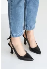 Besty Siyah Fiyonk Detay Kadın Topuklu Ayakkabı