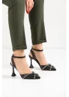 Koletta Siyah Taş Detay Kadın Topuklu Ayakkabı