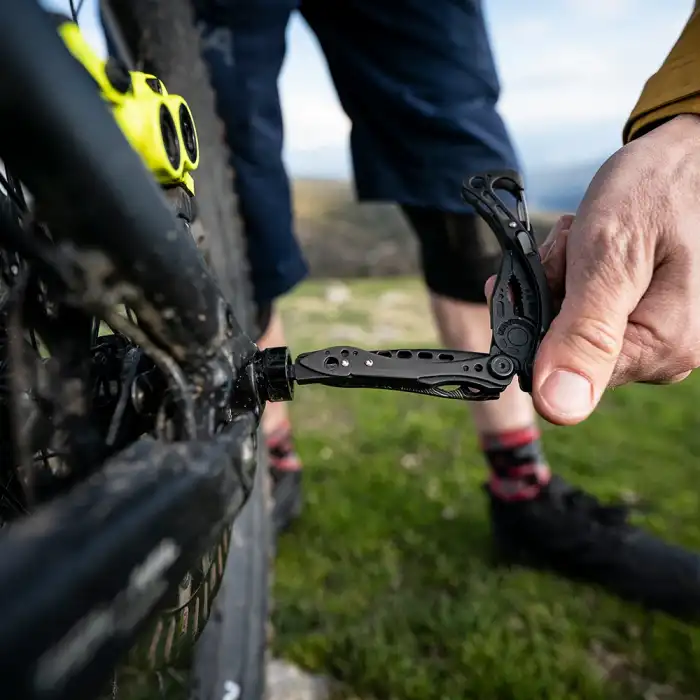 Leatherman Skeletool Black Topo Blade Çok Amaçlı Pense