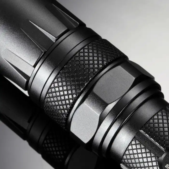 NITECORE SRT5 750 LUMEN  EL FENERI (1X18650)