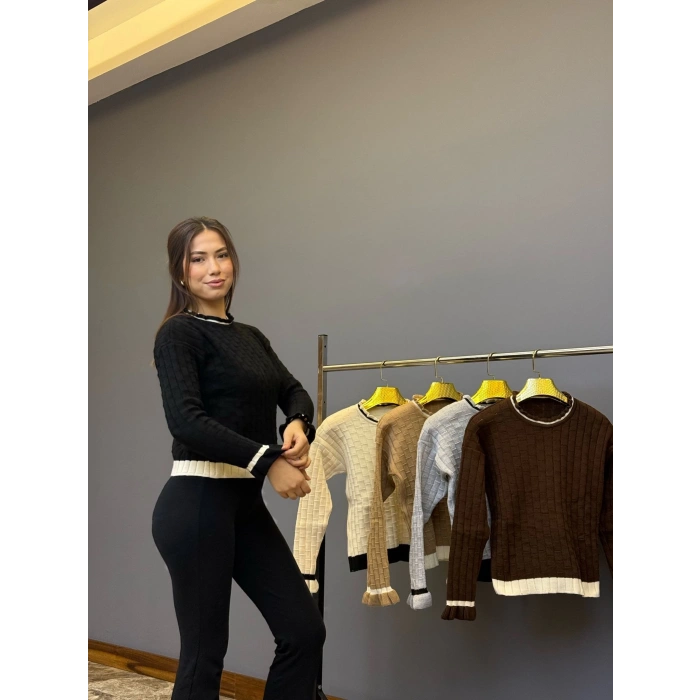 Kolu Fırfır Detaylı Triko Kazak