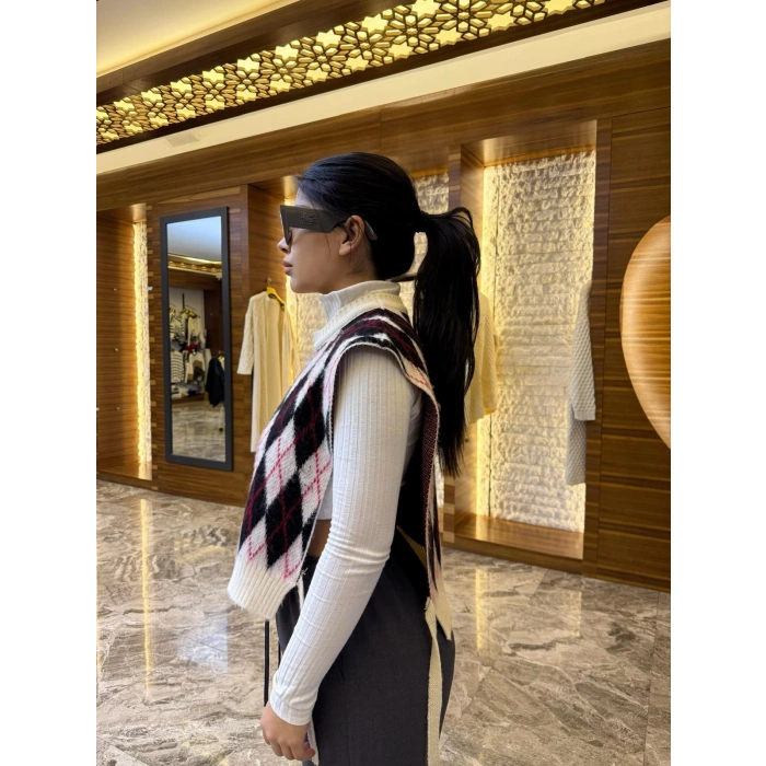 Yandan Bağlama Detaylı Baklava Desenli Triko Süveter