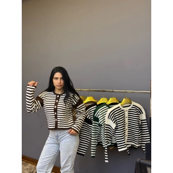 Düğmeli Çizgi Detaylı Triko Hırka