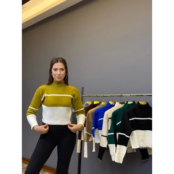 Boğaz Detaylı Triko Kazak