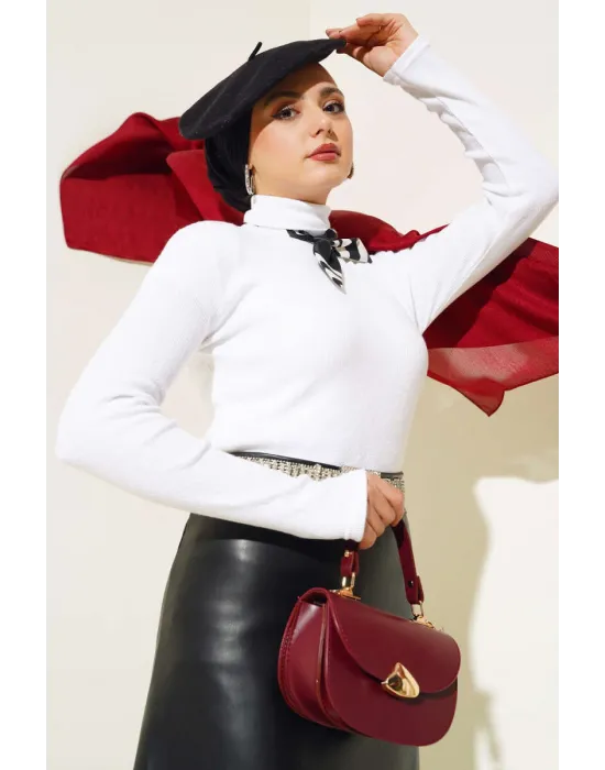 Beyaz Boğazlı Fitilli Triko Body