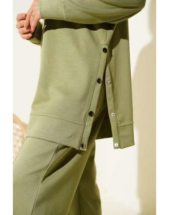 Bisiklet Yaka Yanları Metal Düğmeli İkili Takım Çağla Yeşili