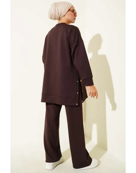 Bisiklet Yaka Yanları Metal Düğmeli İkili Takım Kahve