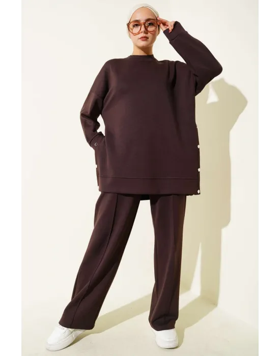 Bisiklet Yaka Yanları Metal Düğmeli İkili Takım Kahve