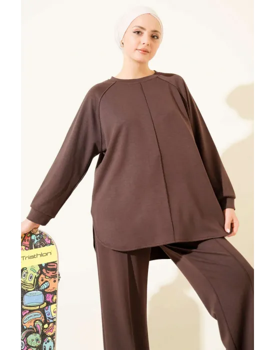 Kahve Rengi Oversize Sweatshirt ve Geniş Paça Pantolon Kombin Takım