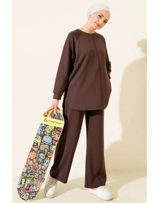 Kahve Rengi Oversize Sweatshirt ve Geniş Paça Pantolon Kombin Takım