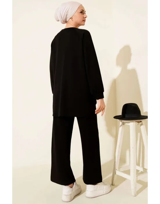 Siyah Oversize Sweatshirt ve Geniş Paça Pantolon Kombin Takım