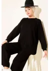 Siyah Oversize Sweatshirt ve Geniş Paça Pantolon Kombin Takım