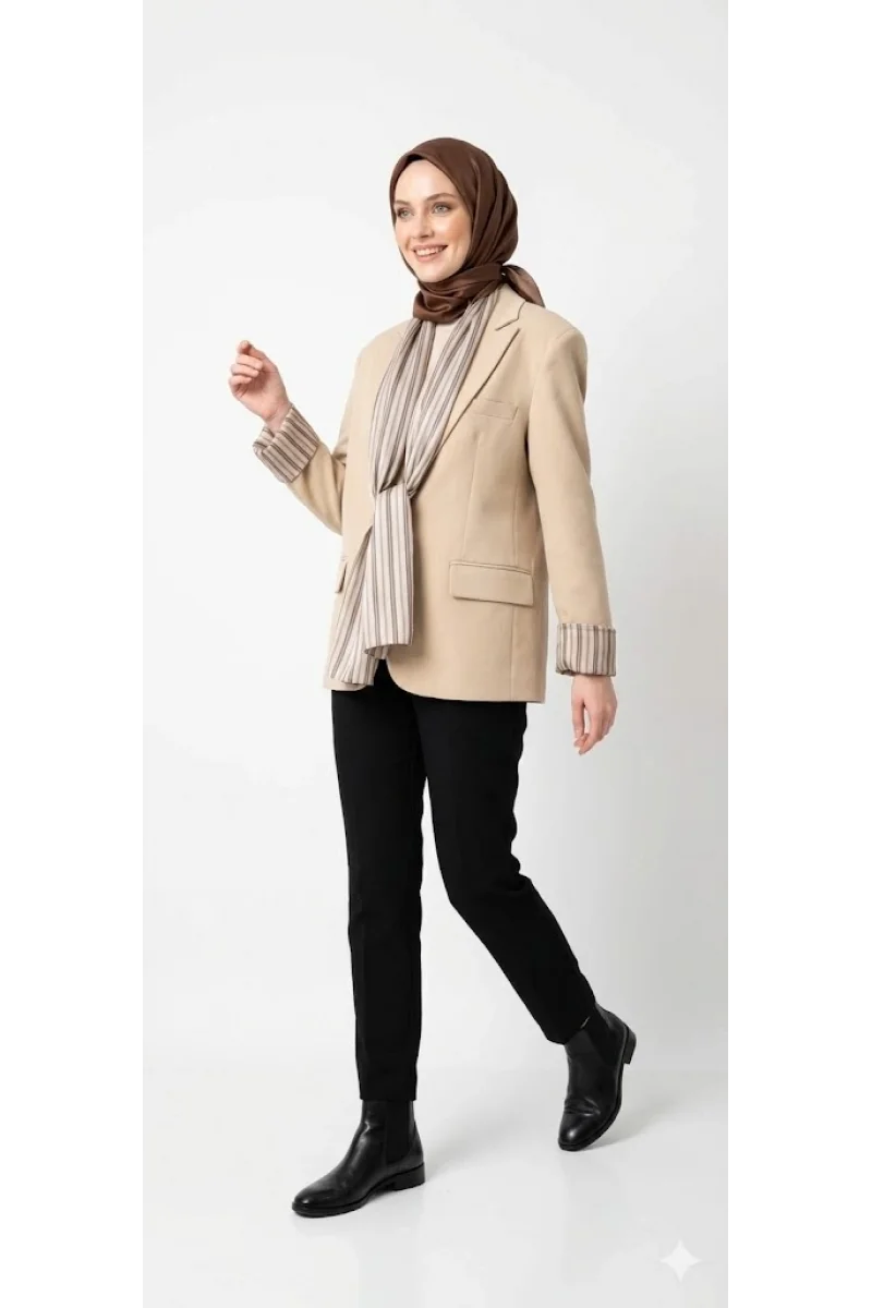 Kadın Bej Atlas Kumaş Blazer Ceket - Çizgili Garnili Şık Ceket