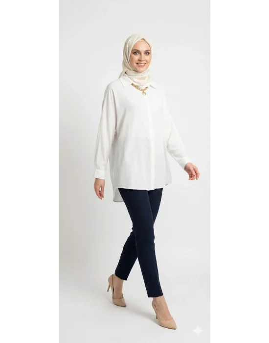 BrandName Beyaz Dökümlü Oversize Zincir Detaylı Tesettür Tunik Gömlek