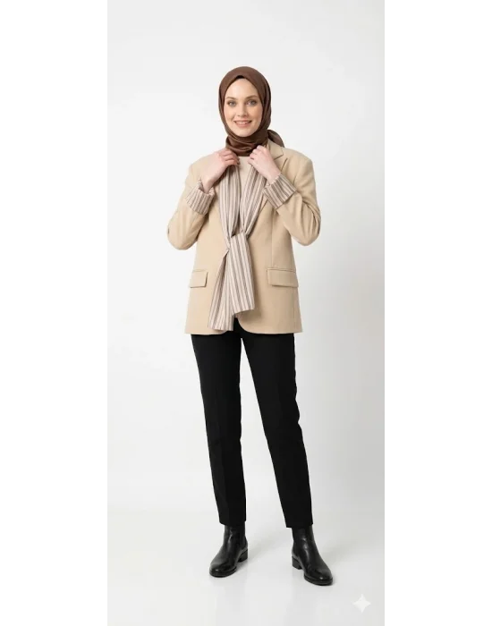 Kadın Bej Atlas Kumaş Blazer Ceket - Çizgili Garnili Şık Ceket