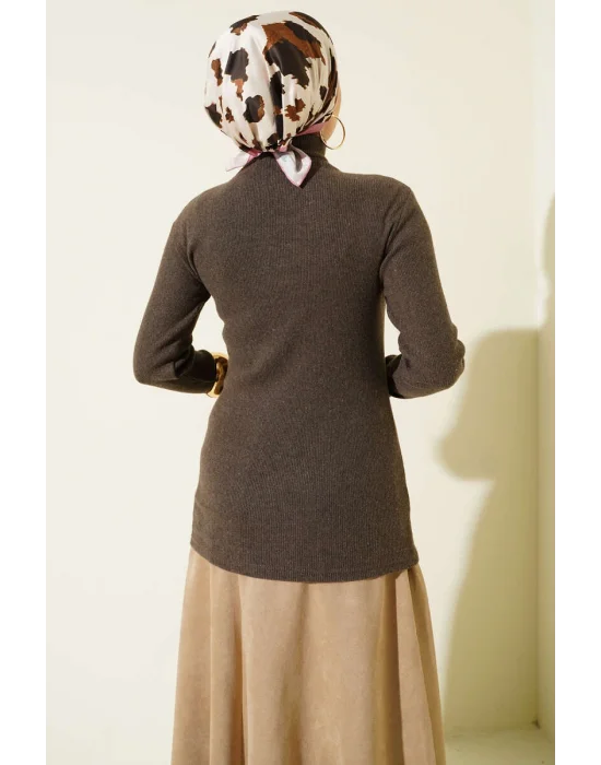 Kahverengi Boğazlı Fitilli Triko Body