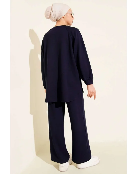 Lacivert Oversize Sweatshirt Ve Geniş Paça Pantolon Kombin Takım