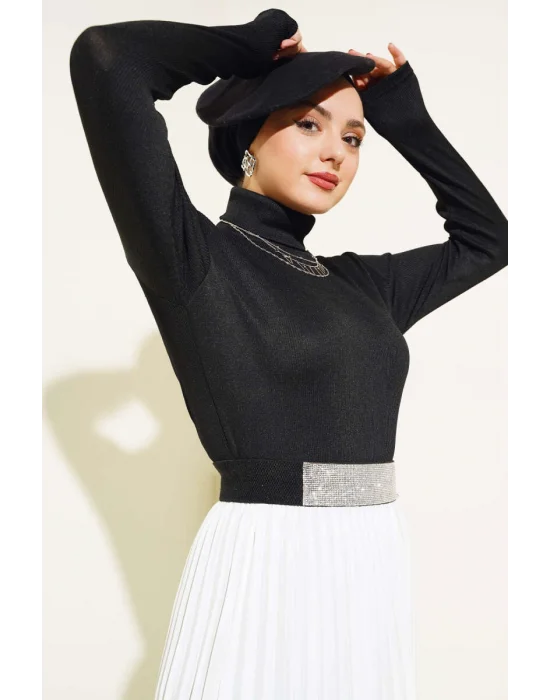 Siyah Boğazlı Fitilli Triko Body