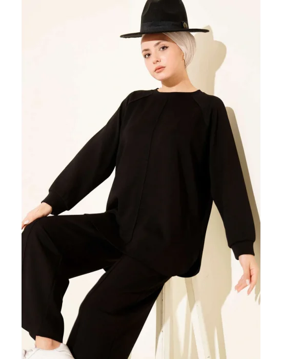 Siyah Oversize Sweatshirt Ve Geniş Paça Pantolon Kombin Takım