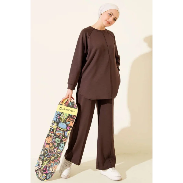 Kahve Rengi Oversize Sweatshirt Ve Geniş Paça Pantolon Kombin Takım