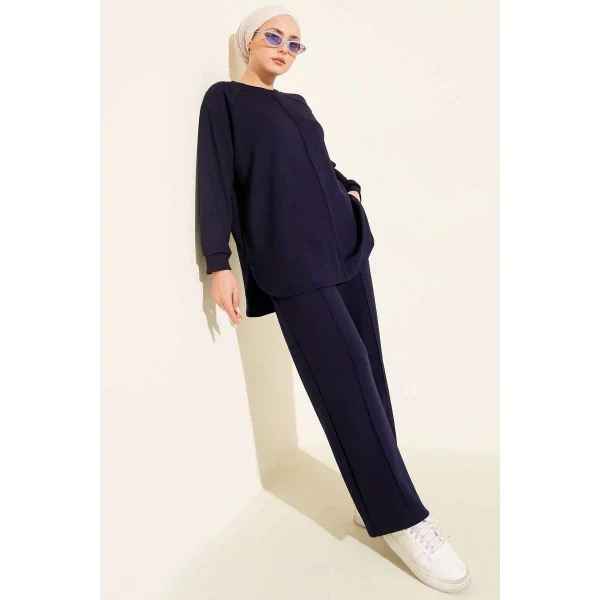 Lacivert Oversize Sweatshirt Ve Geniş Paça Pantolon Kombin Takım