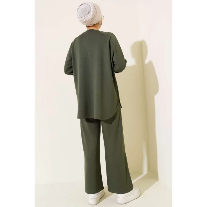 Haki Oversize Sweatshirt Ve Geniş Paça Pantolon Kombin Takım