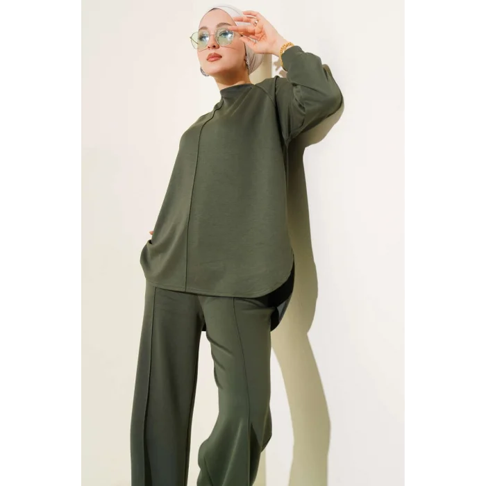 Haki Oversize Sweatshirt Ve Geniş Paça Pantolon Kombin Takım