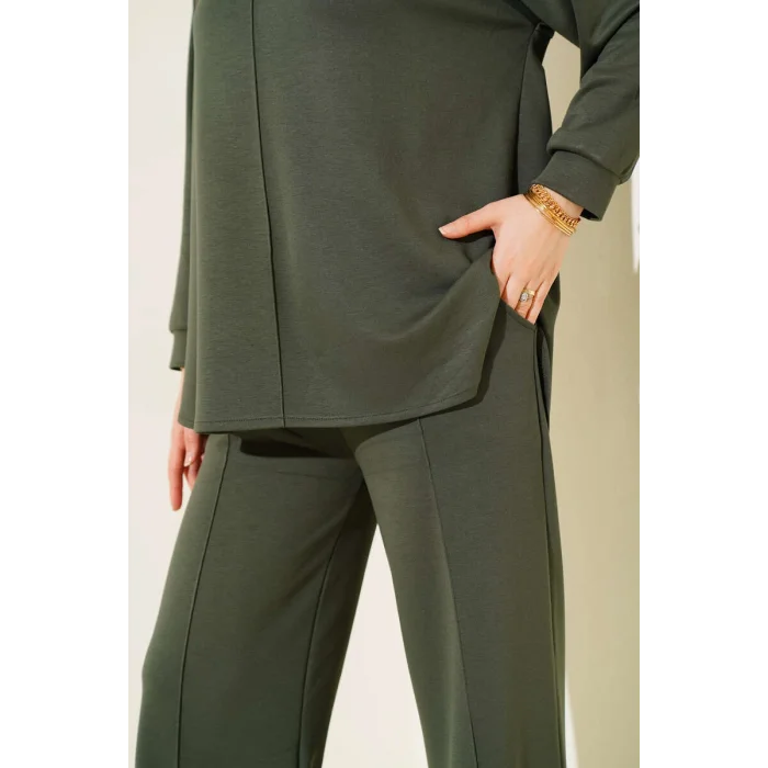 Haki Oversize Sweatshirt Ve Geniş Paça Pantolon Kombin Takım